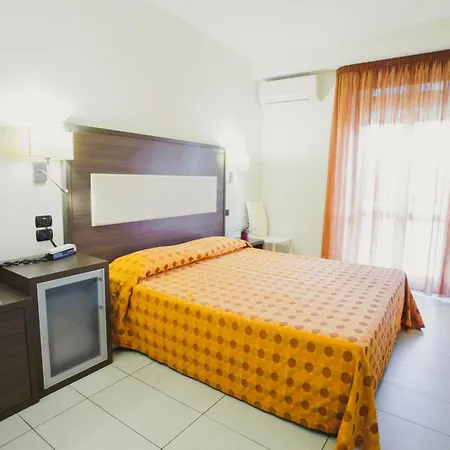 Hotel Taormina 3*